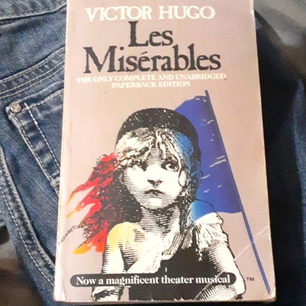Signet Classics Victor Hugo Les Miserables softcover